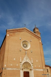 另外一座教堂Basilica Di San Francesco的外立面